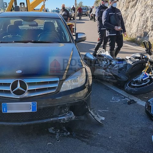 Brutto incidente sulla Statale Amalfitana: motociclista in prognosi riservata