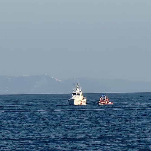 Cetara, disperso in mare