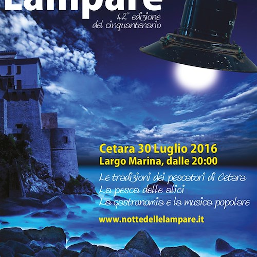 Cetara, la notte delle lampare illumina la Costiera Amalfitana