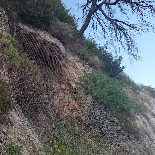 Cetara: restringimento momentaneo della carreggiata per messa in sicurezza. Domani ulteriori controlli [FOTO]