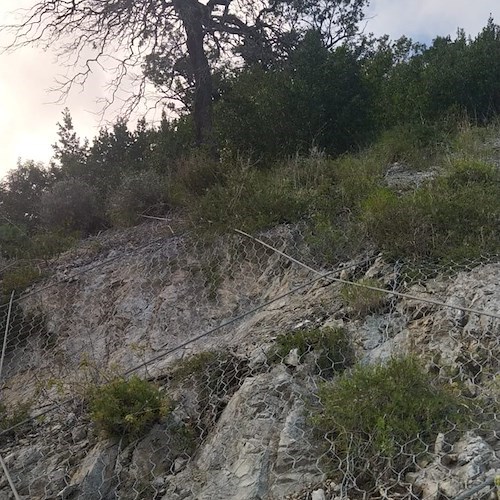 Cetara: restringimento momentaneo della carreggiata per messa in sicurezza. Domani ulteriori controlli [FOTO]
