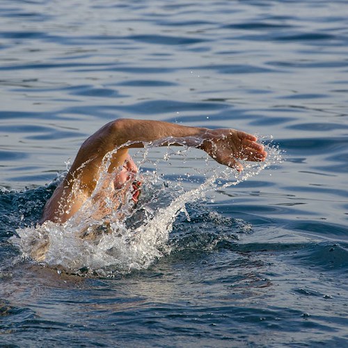 Gare di nuoto da Cetara a Vietri sul Mare, 450 atleti all'evento "Liberi in acque libere" / PROGRAMMA 