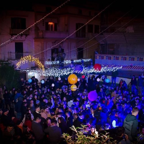Torna il Capodanno in piazza a Cetara: musica live, dj set e animazione per accogliere il 2023