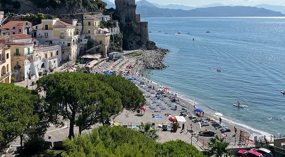 Auto in divieto rimossa a Cetara: nessun agente di polizia ha pagato il carro attrezzi