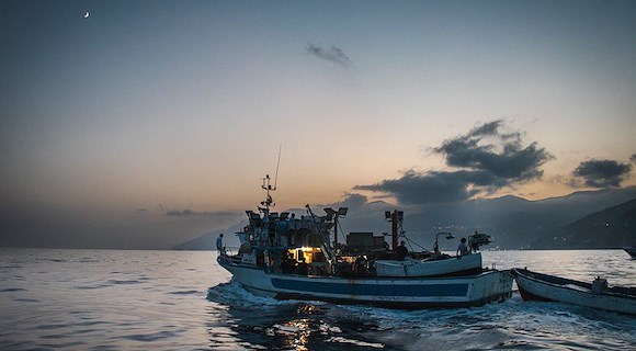 Cambiano i criteri di pesca dalla Costa d'Amalfi all'area Vesuviana: pubblicato il bando per il finanziamento di nuove reti 