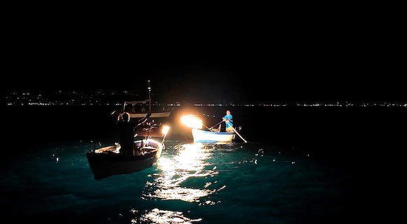 Cetara si accende di magia: ritorna la “Notte delle Lampare” tra mare, tradizione e sapori autentici